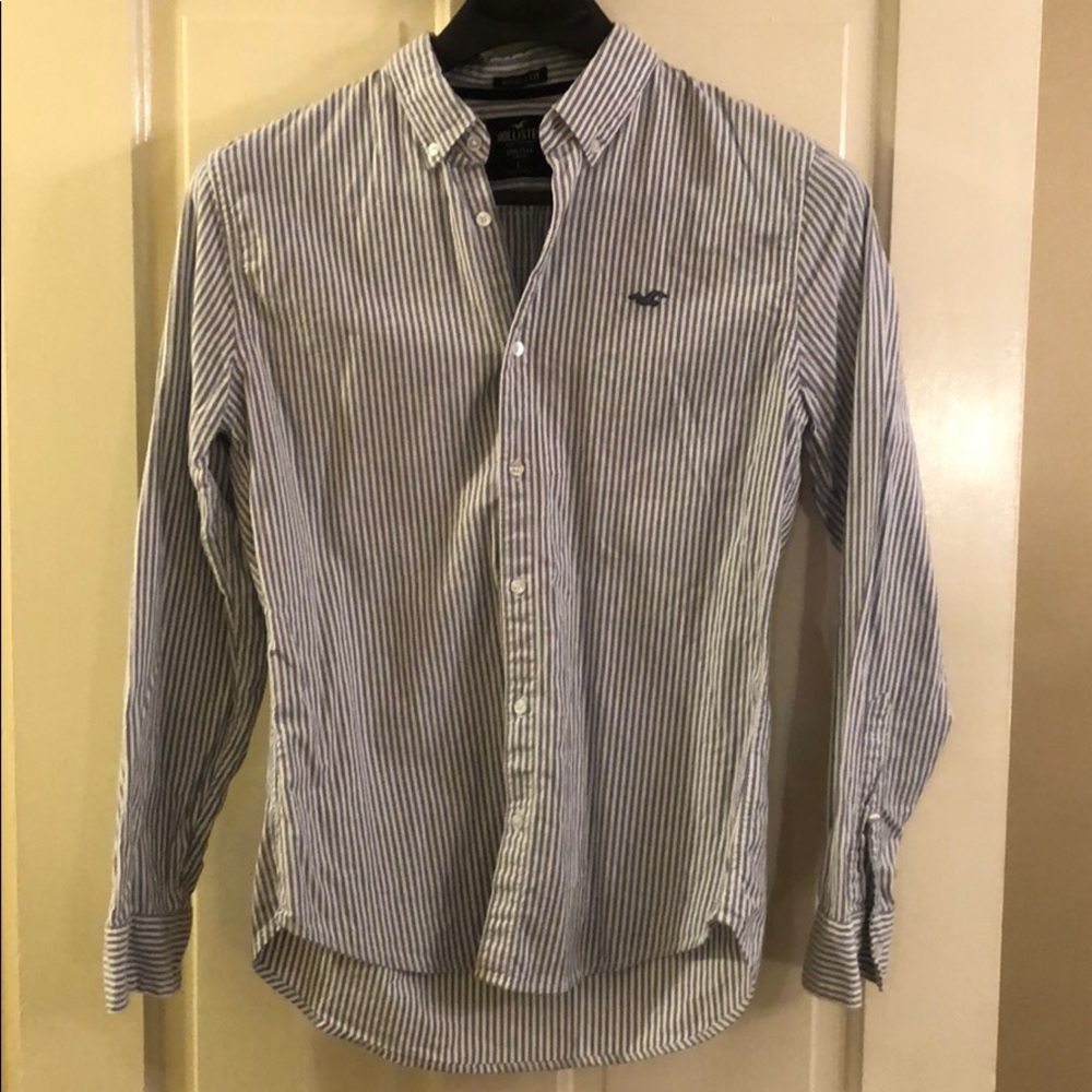 Hollister Men’s large button up blue stripe